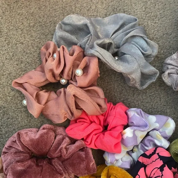 Assorted Color Scrunchies Set - Picture 3 of 4